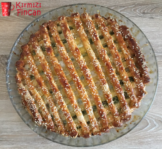 peynirli-pastirmali-sucuklu-tart-pismis-kirmizifincan